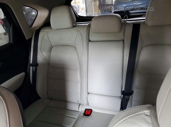 JM3KFBDM8K1631227 2019 MAZDA CX-5 White Vista de los asientos traseros
