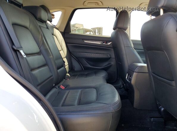 JM3KFBEM1N1522708 2022 MAZDA CX-5 White Вид задньої частини салону