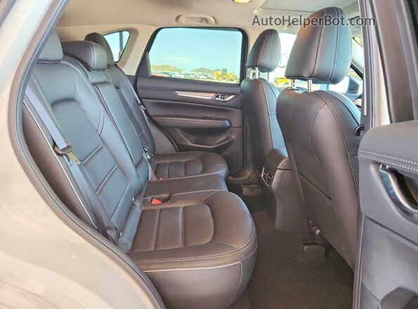 JM3KFBEM3S0689640 2025 MAZDA CX-5 Белый Вид задней части салона