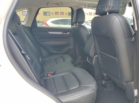 JM3KFBEM5S0607889 2025 MAZDA CX-5 White Հետևի նստատեղերի տեսք