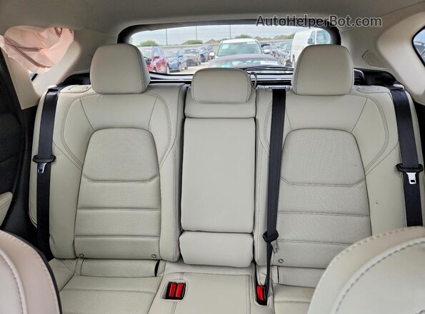JM3KFBEM9S0727274 2025 MAZDA CX-5 White Rear seats view