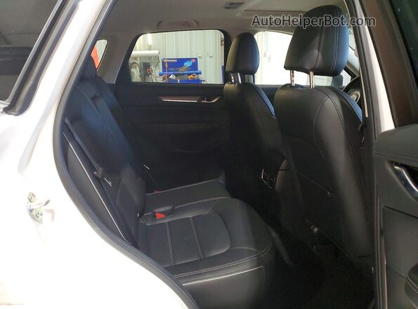 JM3KFBEMXS0599885 2025 MAZDA CX-5 White Вид задньої частини салону