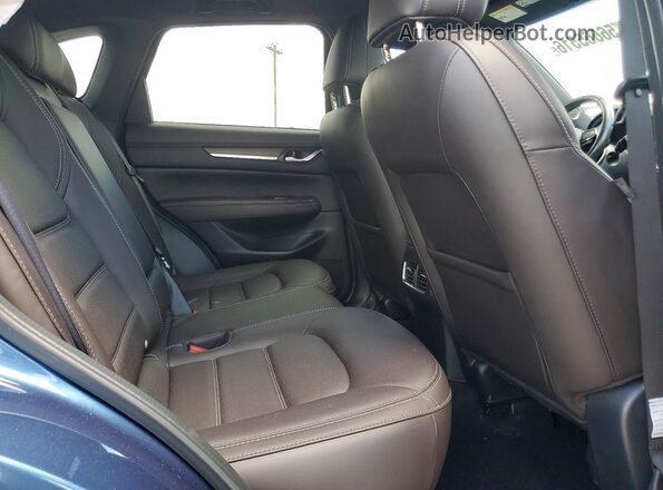 JM3KFBXY4R0360553 2024 MAZDA CX-5 Blue Vista interior trasera