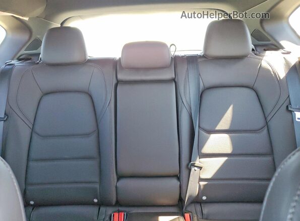 JM3KFBXY9N0645811 2022 MAZDA CX-5 Red Widok tylnych siedzeń