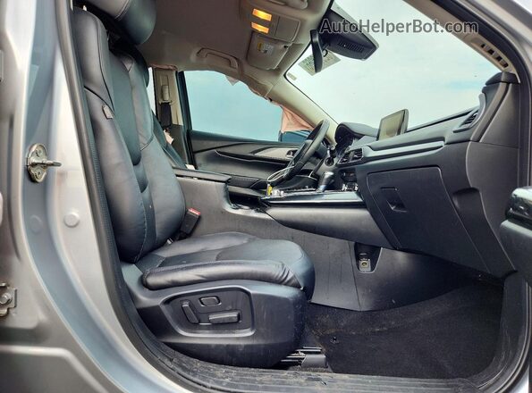 JM3TCACY0J0222154 2018 MAZDA CX-9 Серебряный Вид салона спереди