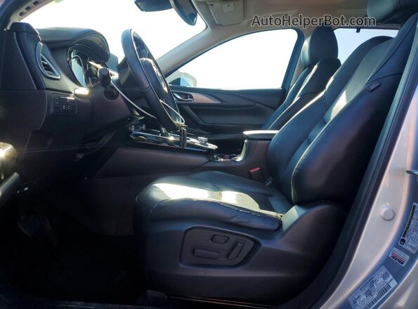 JM3TCACY3L0400139 2020 MAZDA CX-9 Silver Front interior view