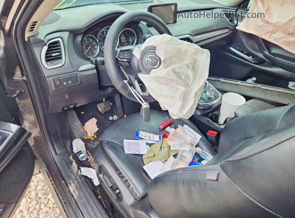 JM3TCACYXJ0211839 2018 MAZDA CX-9 Gray Առջևի վահանակի տեսք