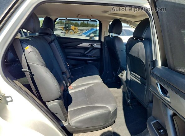 JM3TCBCY4J0202592 2018 MAZDA CX-9 White Widok wnętrza z tyłu
