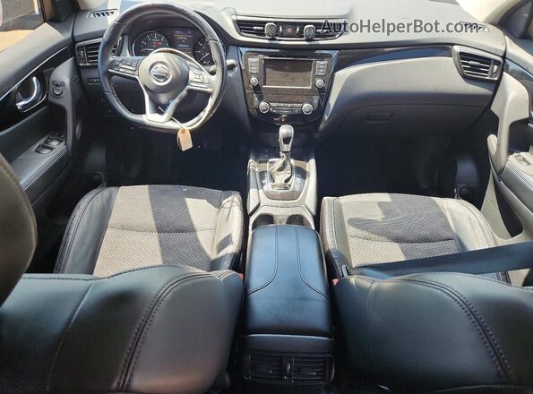 JN1BJ1BW4MW441830 2021 NISSAN ROGUE Red Dashboard view