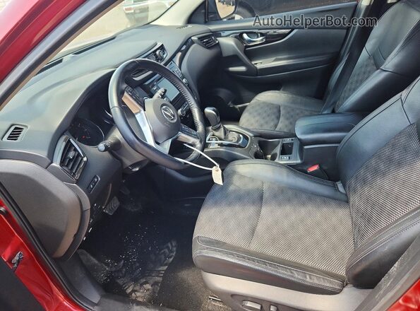 JN1BJ1BW4MW441830 2021 NISSAN ROGUE Red Front interior view