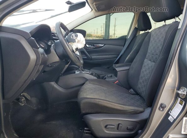 JN1BJ1CP0JW190937 2018 NISSAN ROGUE Серый Вид салона спереди