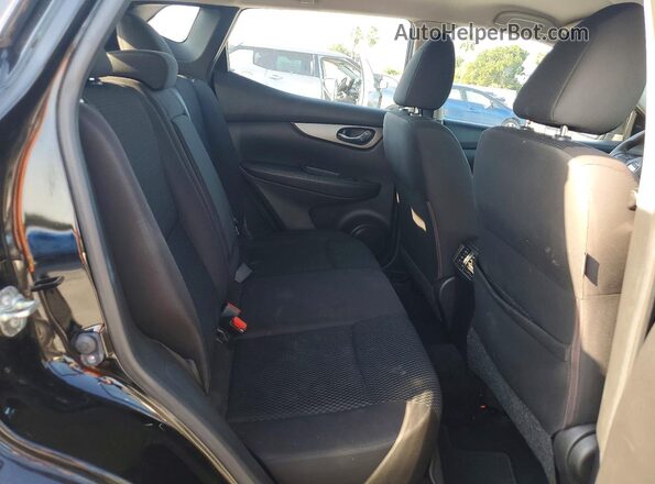 JN1BJ1CP3JW158774 2018 NISSAN ROGUE Черный Вид задней части салона