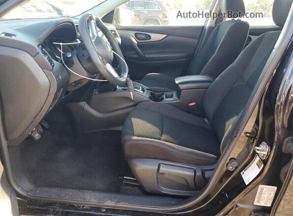 JN1BJ1CP3JW158774 2018 NISSAN ROGUE Черный Вид салона спереди