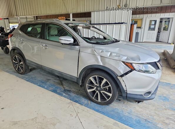 JN1BJ1CP3JW183660 2018 NISSAN ROGUE Silver Delantero derecho