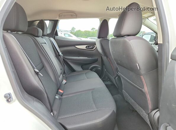 JN1BJ1CP3KW220093 2019 NISSAN ROGUE White Rear interior view