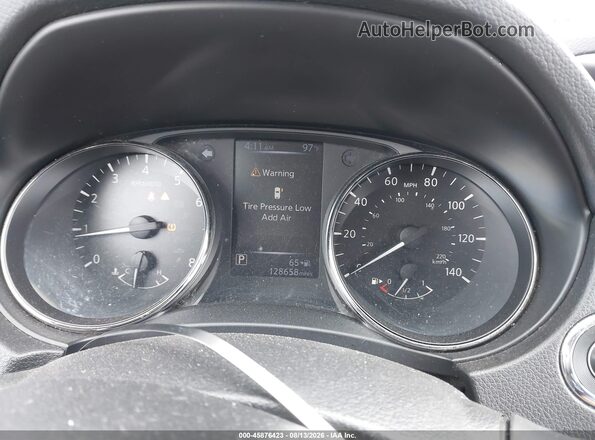 JN1BJ1CP4HW031607 2017 NISSAN ROGUE Gray Вид задніх сидінь