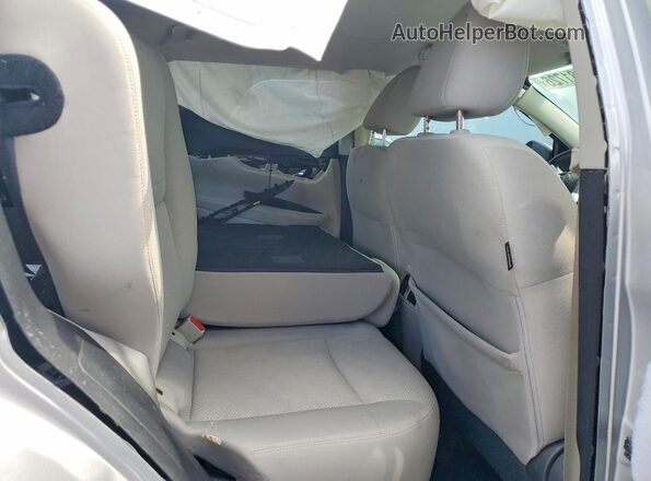JN1BJ1CP4JW101564 2018 NISSAN ROGUE Silver Вид задніх сидінь