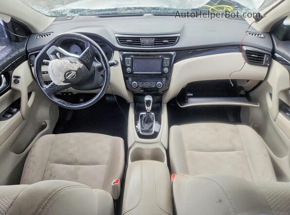 JN1BJ1CP4JW101564 2018 NISSAN ROGUE Silver Вид панелі приладів