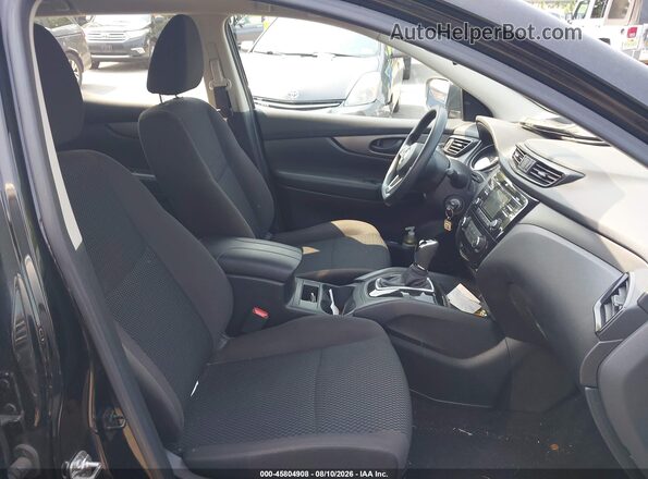 JN1BJ1CP5JW180212 2018 NISSAN ROGUE Black Front interior view