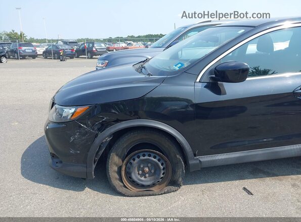JN1BJ1CP5JW180212 2018 NISSAN ROGUE Black Front view