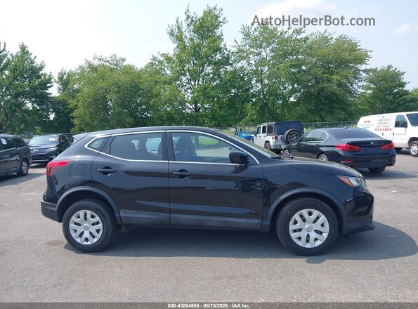 JN1BJ1CP5JW180212 2018 NISSAN ROGUE Black Rear interior view