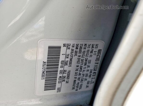 JN1BJ1CP7HW008015 2017 NISSAN ROGUE White 360 interior view