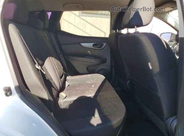 JN1BJ1CP7HW008015 2017 NISSAN ROGUE White Rear interior view