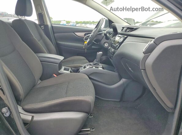 JN1BJ1CP7HW010928 2017 NISSAN ROGUE Black Вид салону спереду