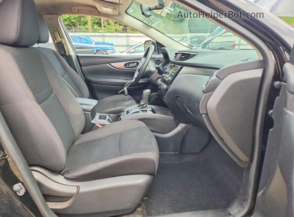 JN1BJ1CP7JW500520 2018 NISSAN ROGUE Black Front interior view