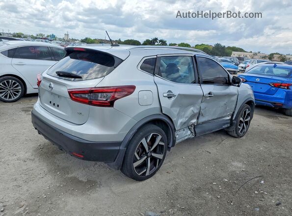 JN1BJ1CPXHW013502 2017 NISSAN ROGUE Silver Tył prawy