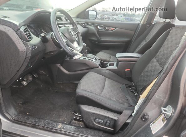 JN1BJ1CPXHW024869 2017 NISSAN ROGUE Silver Вид салону спереду