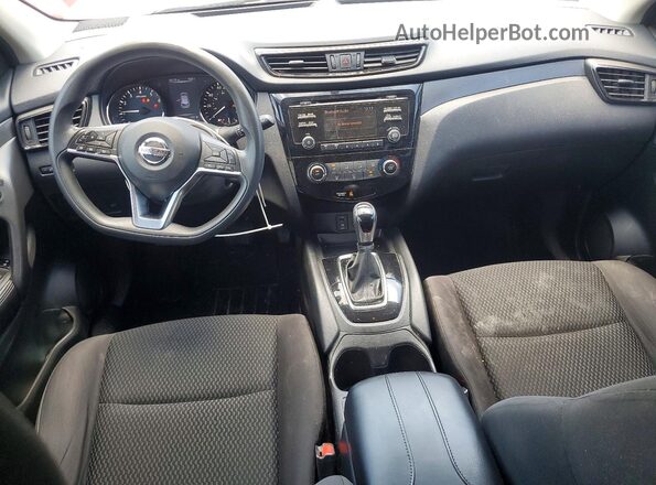 JN1BJ1CPXJW163874 2018 NISSAN ROGUE Красный Вид панели приборов