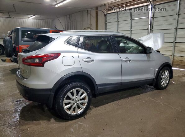 JN1BJ1CV7LW540825 2020 NISSAN ROGUE Серебряный Задняя правая четверть
