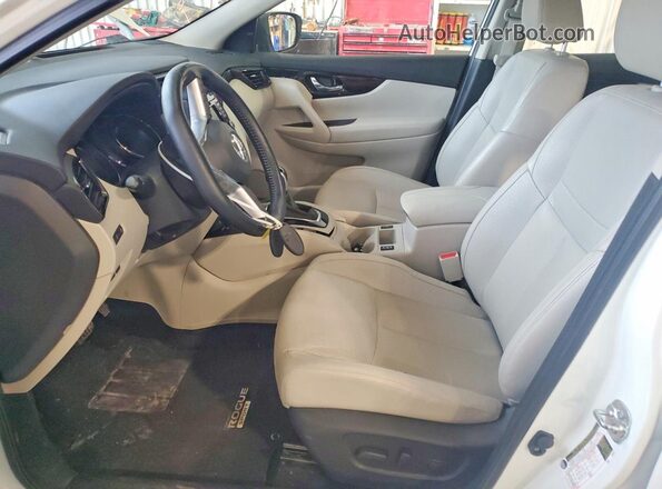 JN1BJ1CW0NW496825 2022 NISSAN ROGUE White Widok wnętrza z przodu