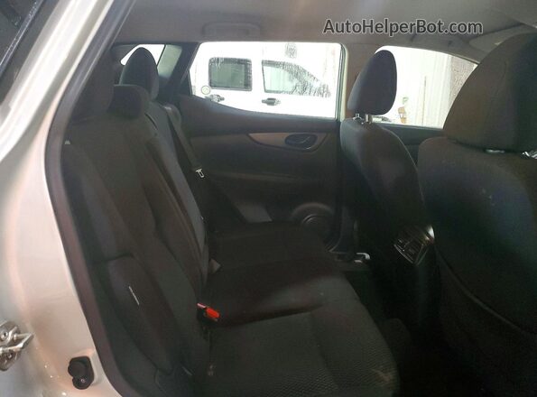 JN1BJ1CW2LW648570 2020 NISSAN ROGUE Серебряный Вид задней части салона