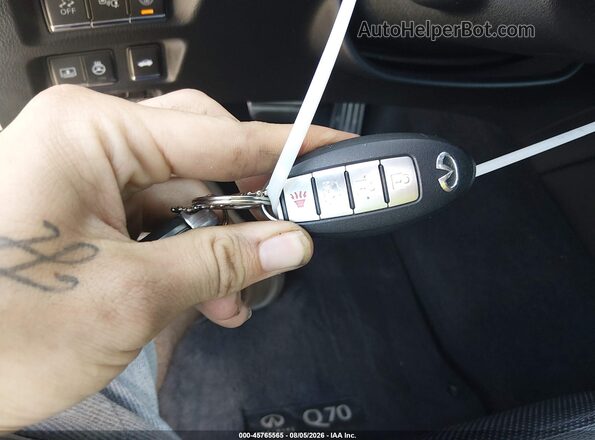 JN1BY1AR4HM770827 2017 INFINITI Q70 White Widok deski rozdzielczej