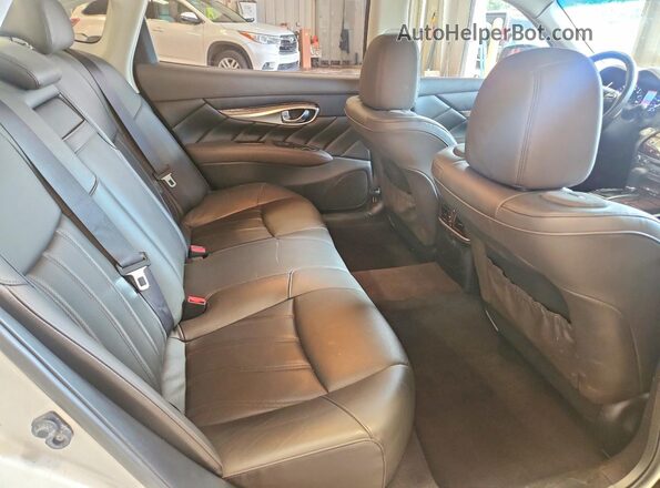 JN1BY1PR0HM210133 2017 INFINITI Q70L White Widok tylnych siedzeń