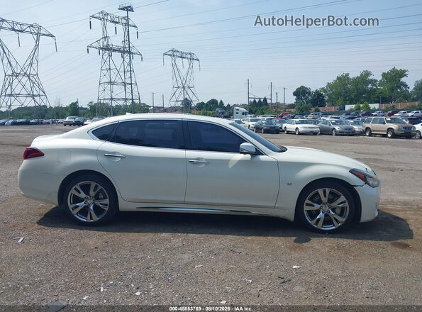 JN1BY1PR6HM210413 2017 INFINITI Q70L White Rear interior view
