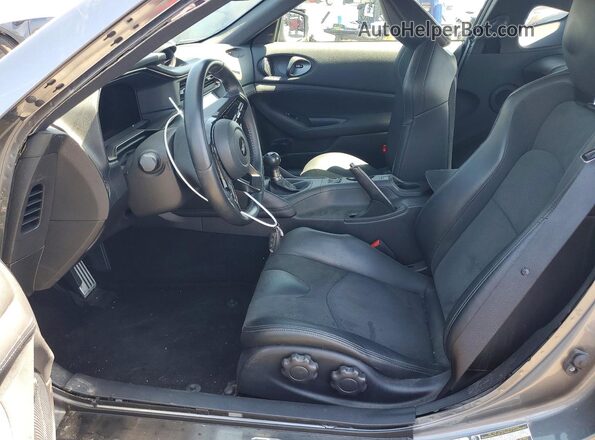 JN1BZ4BH2RM363238 2024 NISSAN Z Gray Front interior view