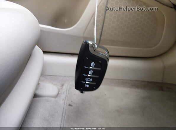 JN1CV7AR0HM682244 2017 INFINITI Q50 White Vista del salpicadero