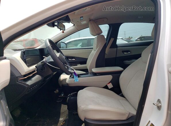 JN1DF0BB3RM738981 2024 NISSAN ARIYA White წინა სალონის ხედი