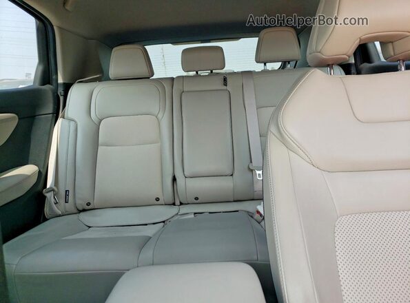 JN1DF0BB3RM738981 2024 NISSAN ARIYA White უკანა სავარძლების ხედი