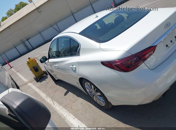 JN1EV7AP4JM357982 2018 INFINITI Q50 White 