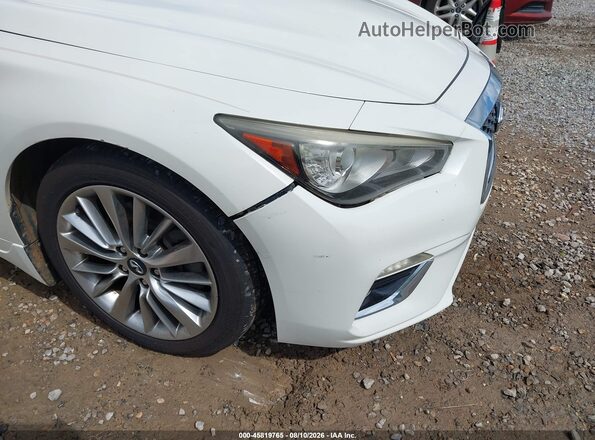 JN1EV7AP6JM362939 2018 INFINITI Q50 White Front view