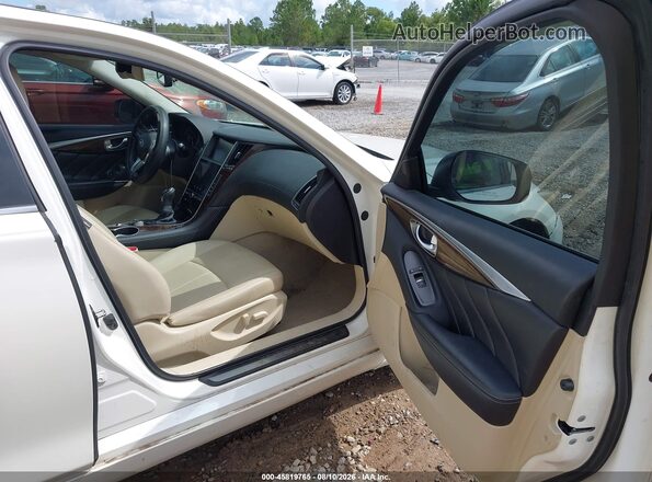 JN1EV7AP6JM362939 2018 INFINITI Q50 White Front interior view