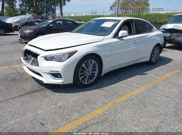 JN1EV7AP7JM360732 2018 INFINITI Q50 Белый Передняя левая четверть