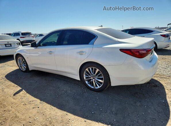 JN1EV7AP7JM592098 2018 INFINITI Q50 Белый Передняя правая четверть