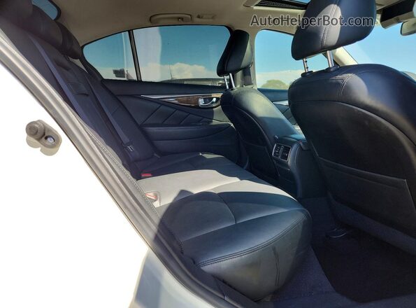 JN1EV7AP7JM592098 2018 INFINITI Q50 Белый 