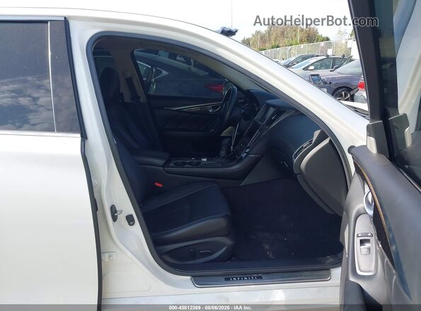JN1EV7AP8JM352154 2018 INFINITI Q50 White Вид салону спереду