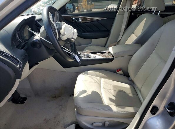 JN1EV7APXJM365634 2018 INFINITI Q50 Серебряный Вид салона спереди
